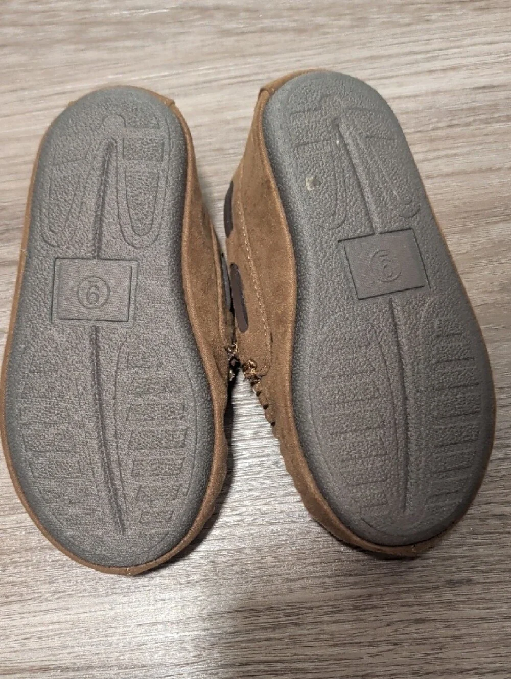 Target Kids Tan Moccasin Slippers with Bow Accent - Toddler Size 9